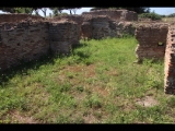 07404 ostia - regio iv - insula iii - domus delle colonne (iv,iii,1) - nordkorridor - raum (n) - raum (l) - bli ri suedwesten - 06-2024.jpg